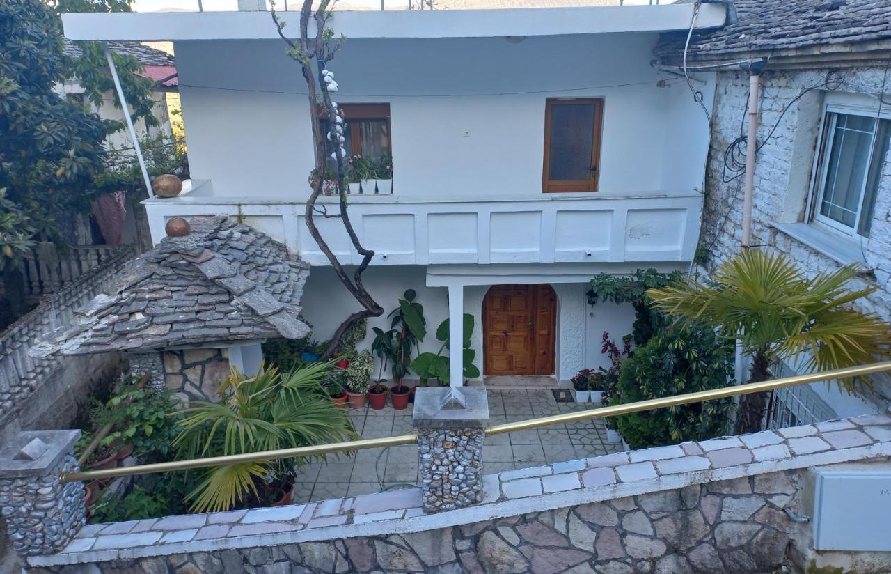 Sokolli Guest House Gjirokaster Exterior photo
