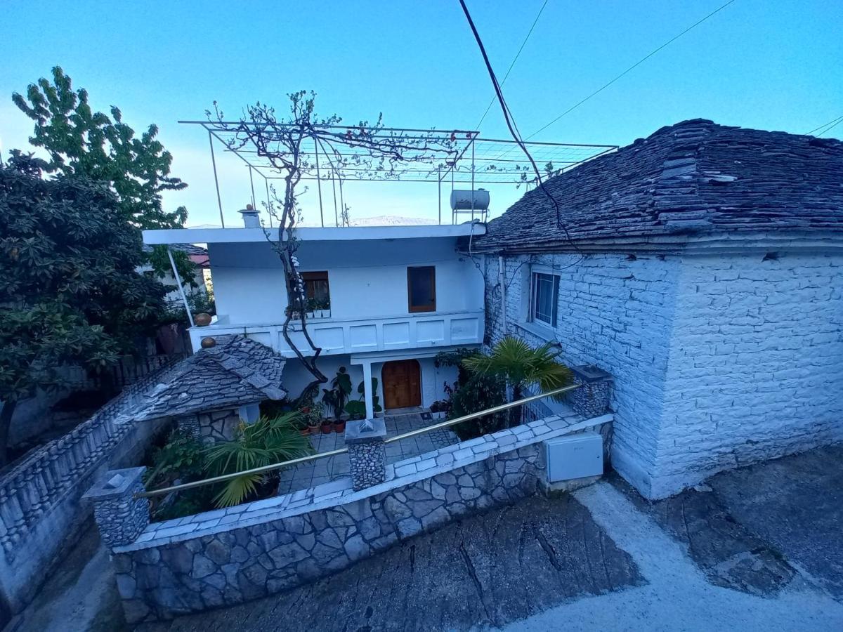 Sokolli Guest House Gjirokaster Exterior photo